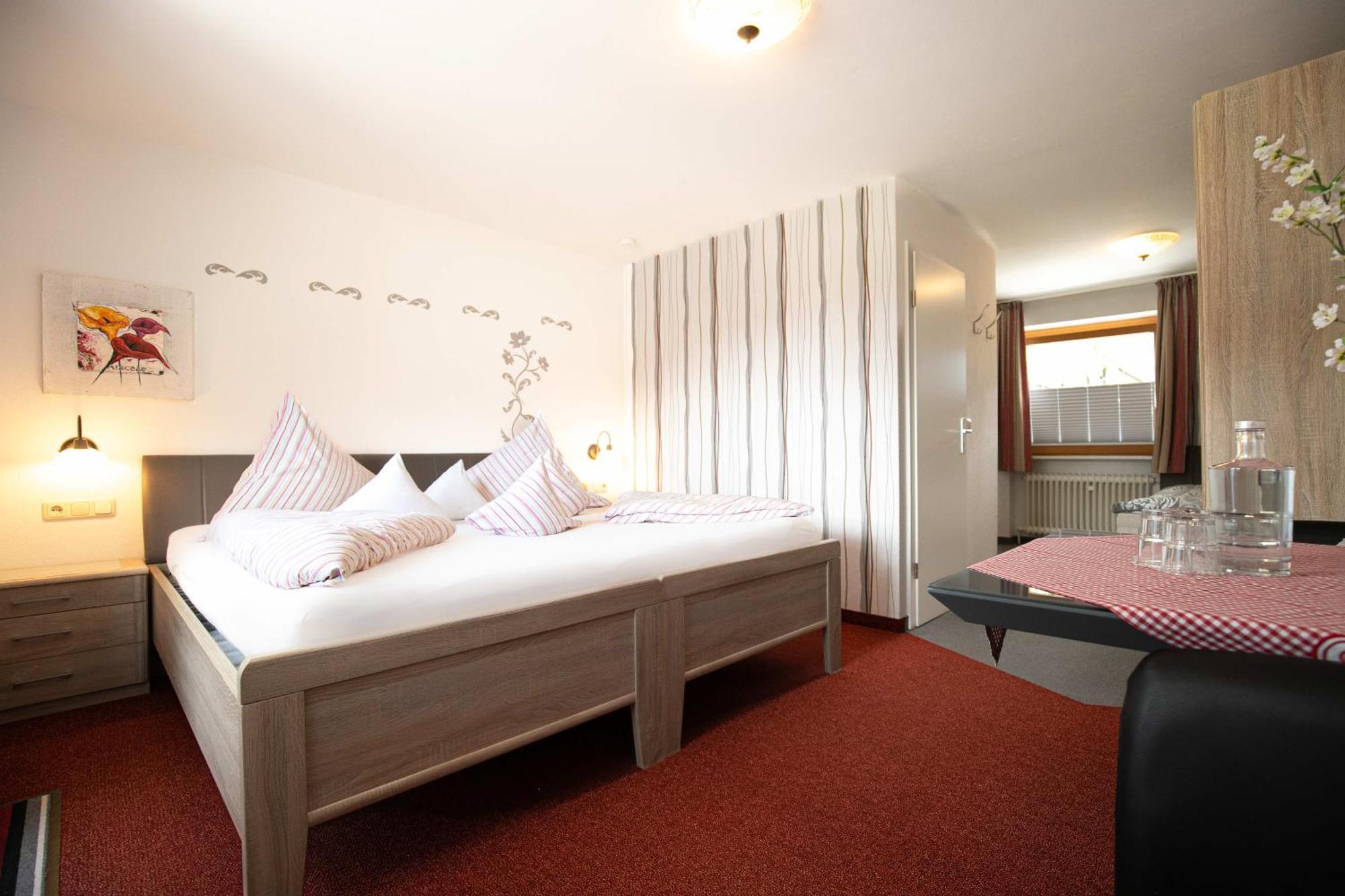 Hotel Restaurant Amadeus - Inclusive Skipass Und Vieles Mehr Bad Hindelang Eksteriør billede