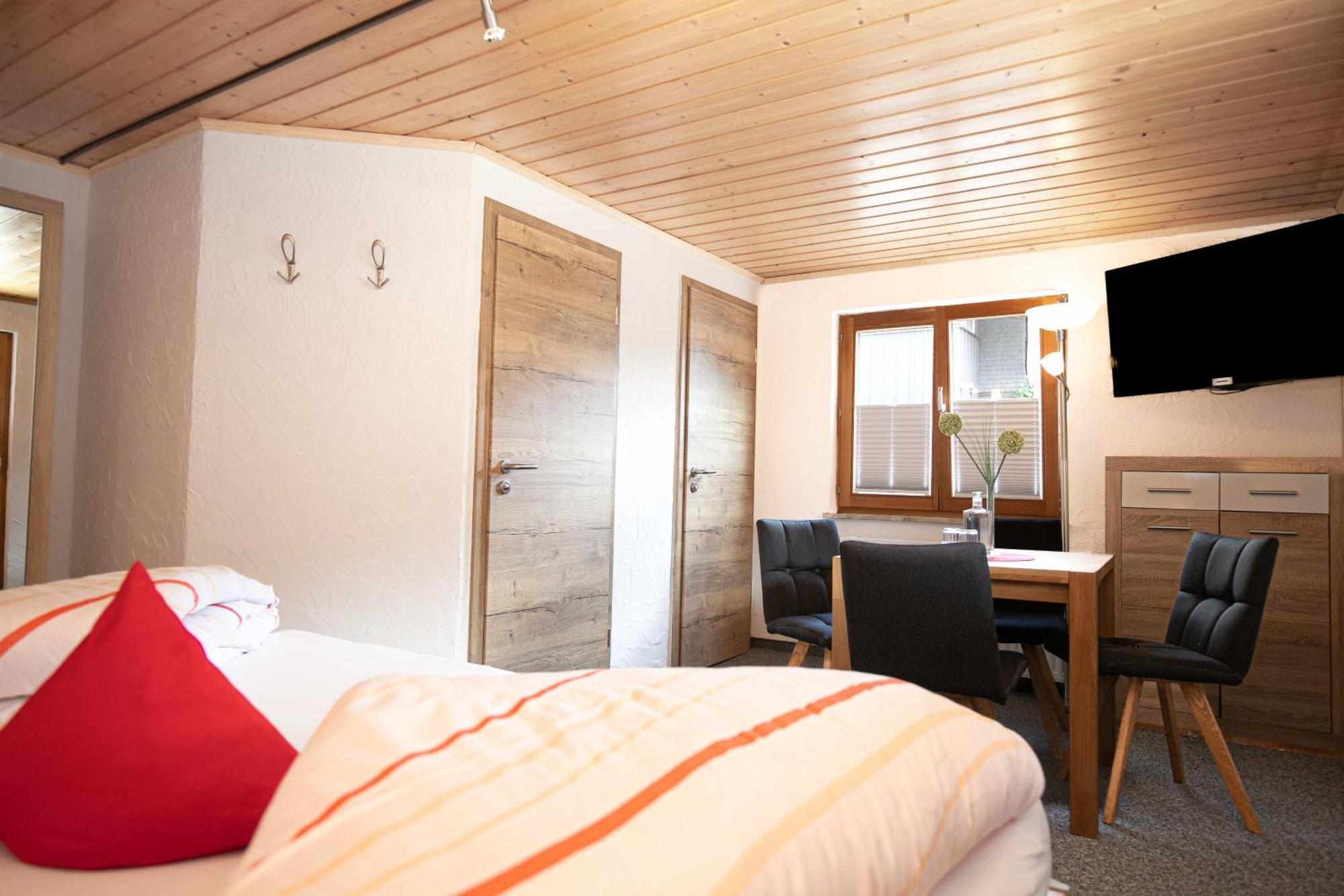 Hotel Restaurant Amadeus - Inclusive Skipass Und Vieles Mehr Bad Hindelang Eksteriør billede